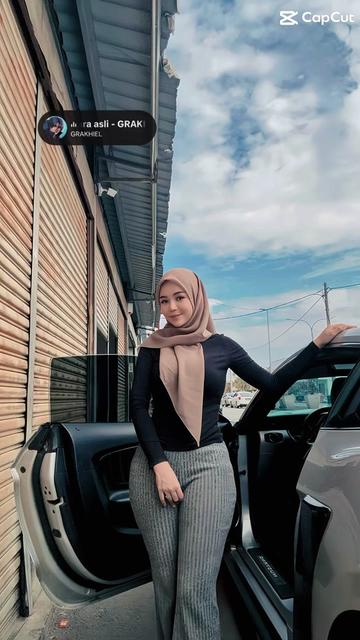 @Mia_Razak9