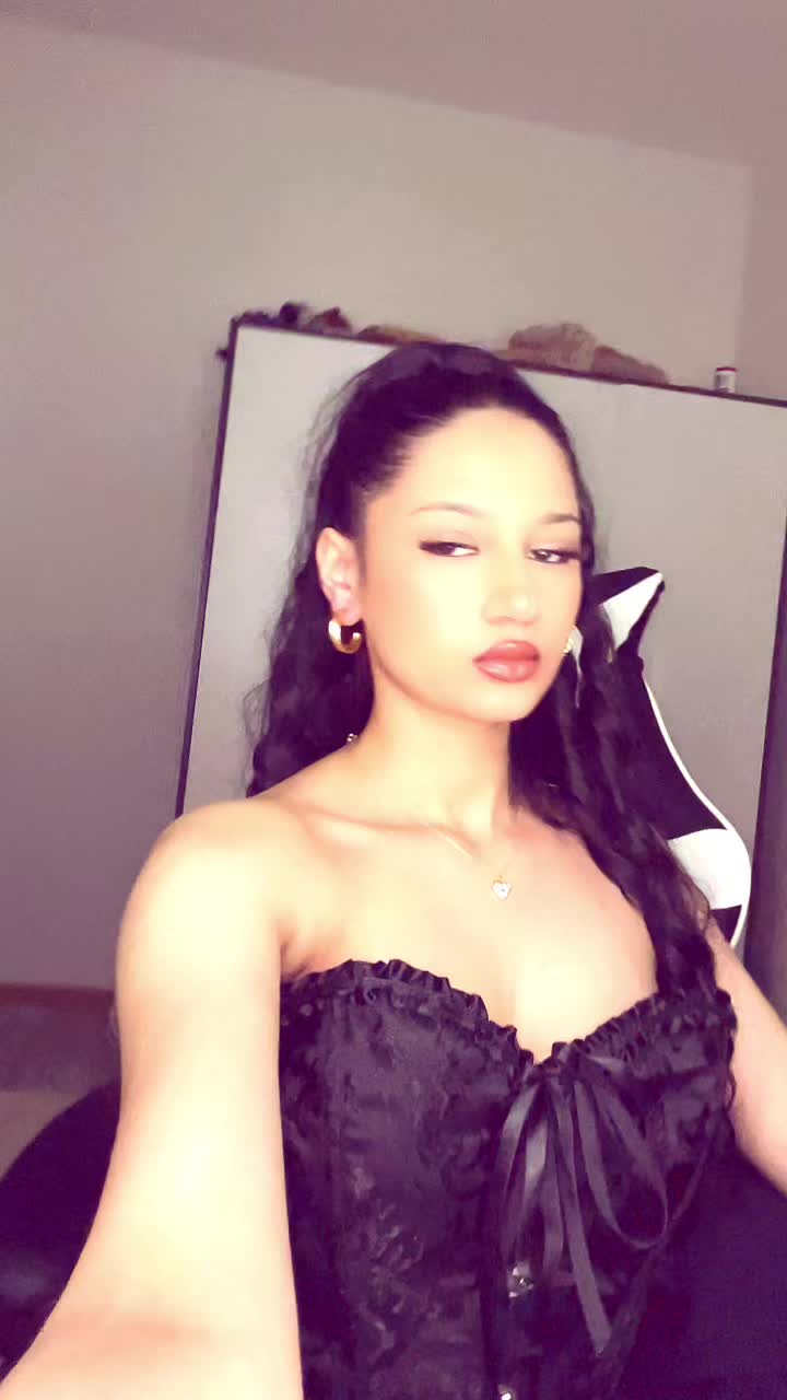 @Simona Pollakova