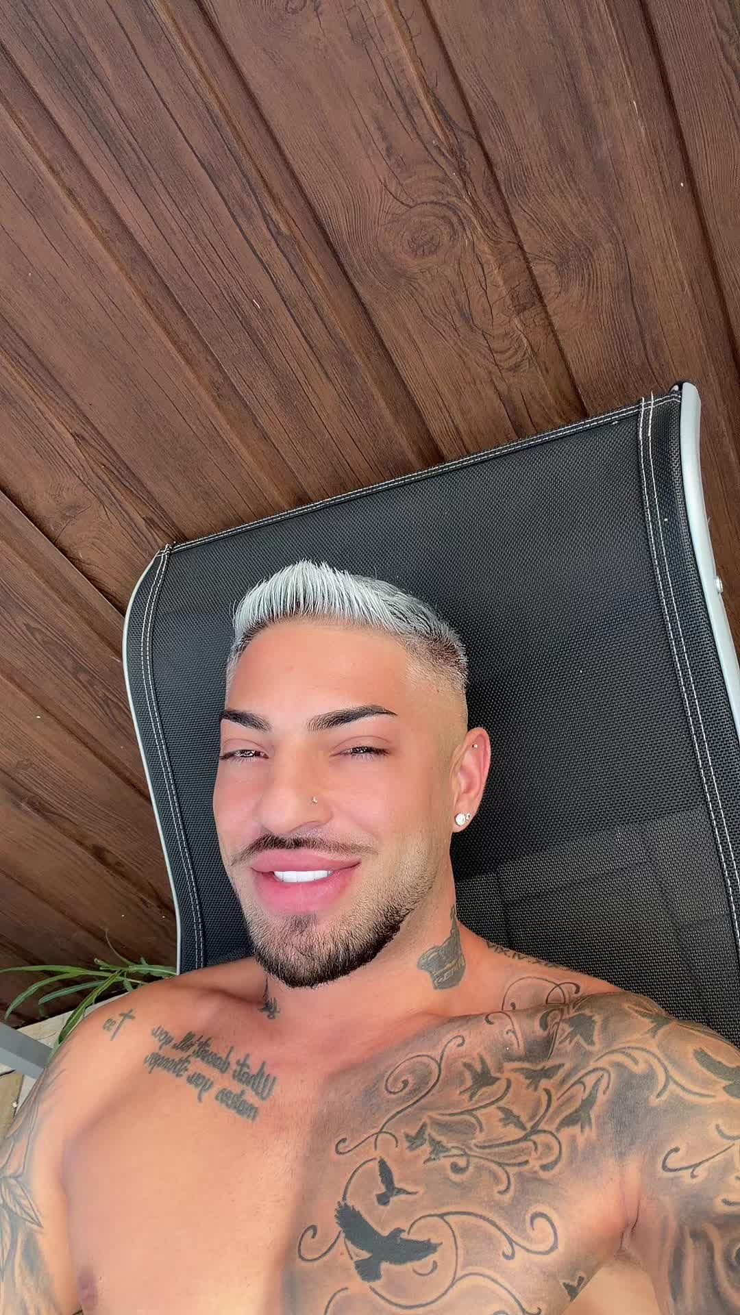 @Gu$ztâv_Official