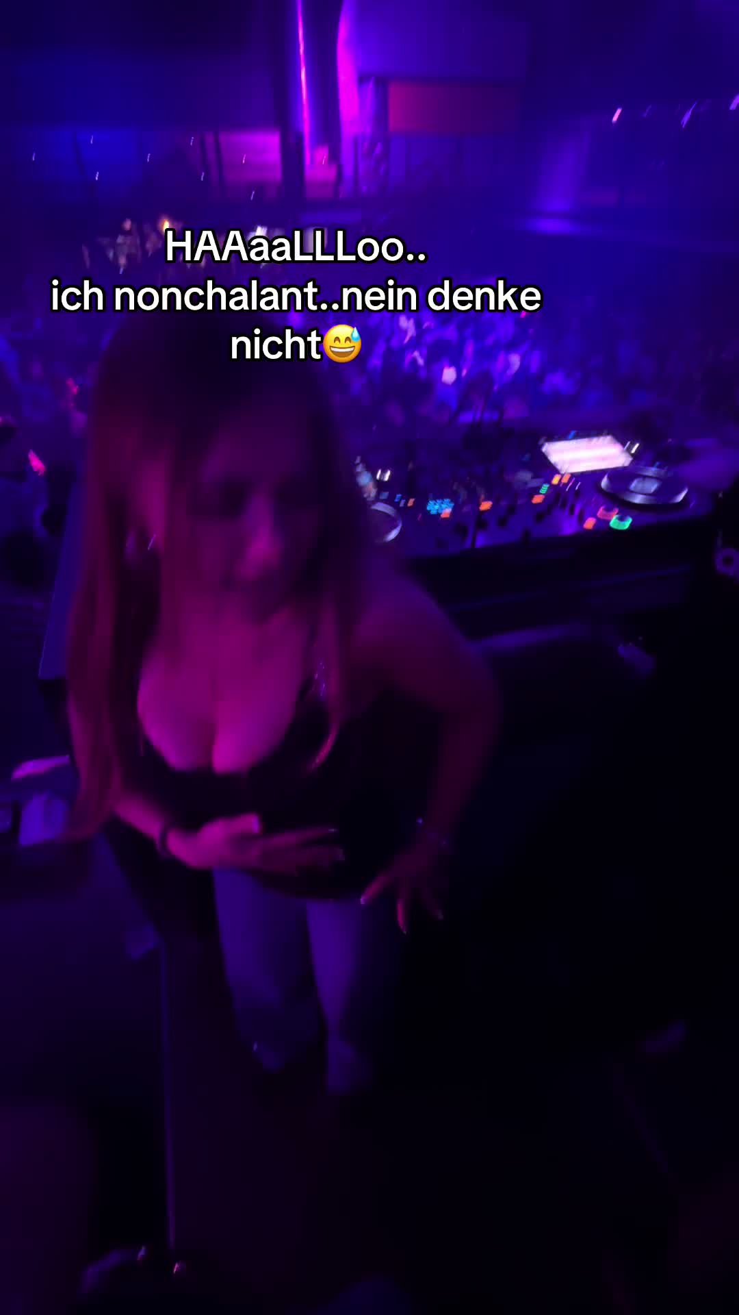 @Elena_<3