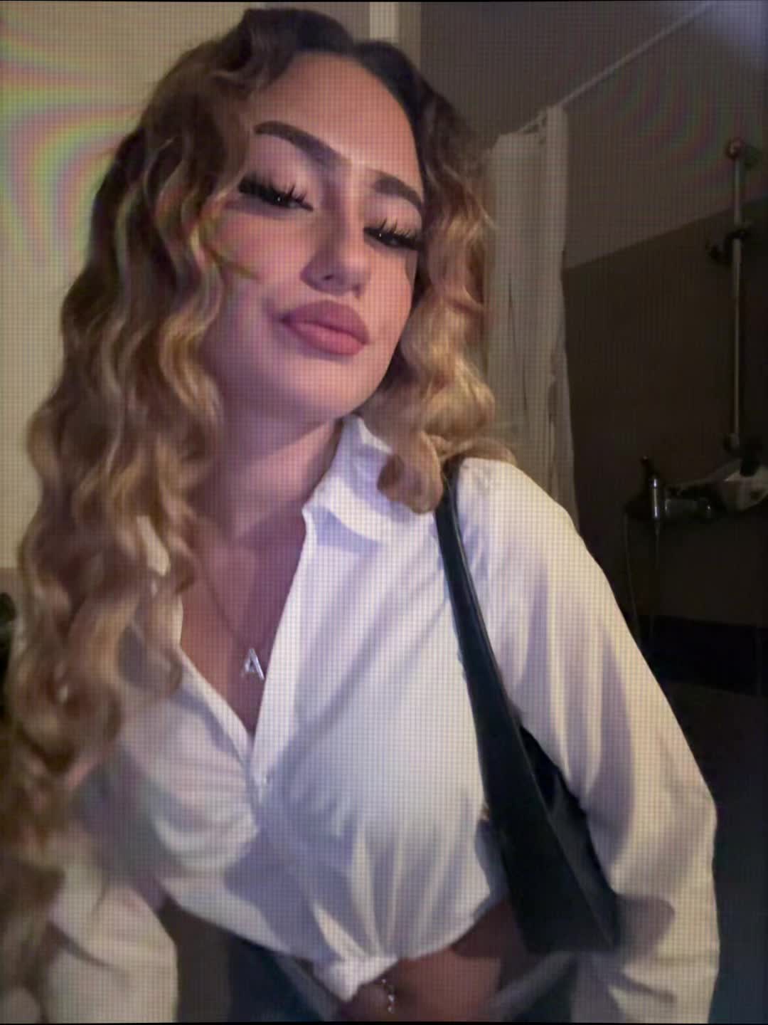 @𝓵𝓪 𝓼𝓪𝓷𝓽𝓪🌺