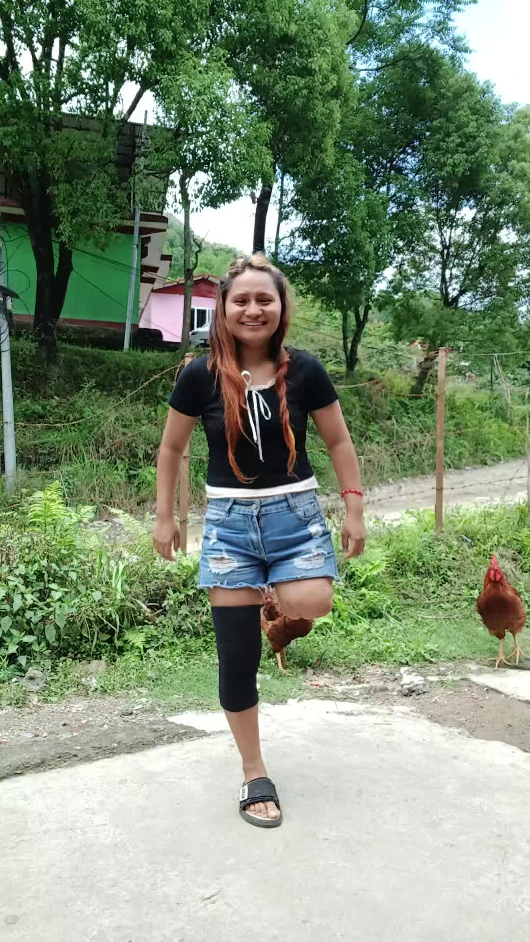 @one leg girl