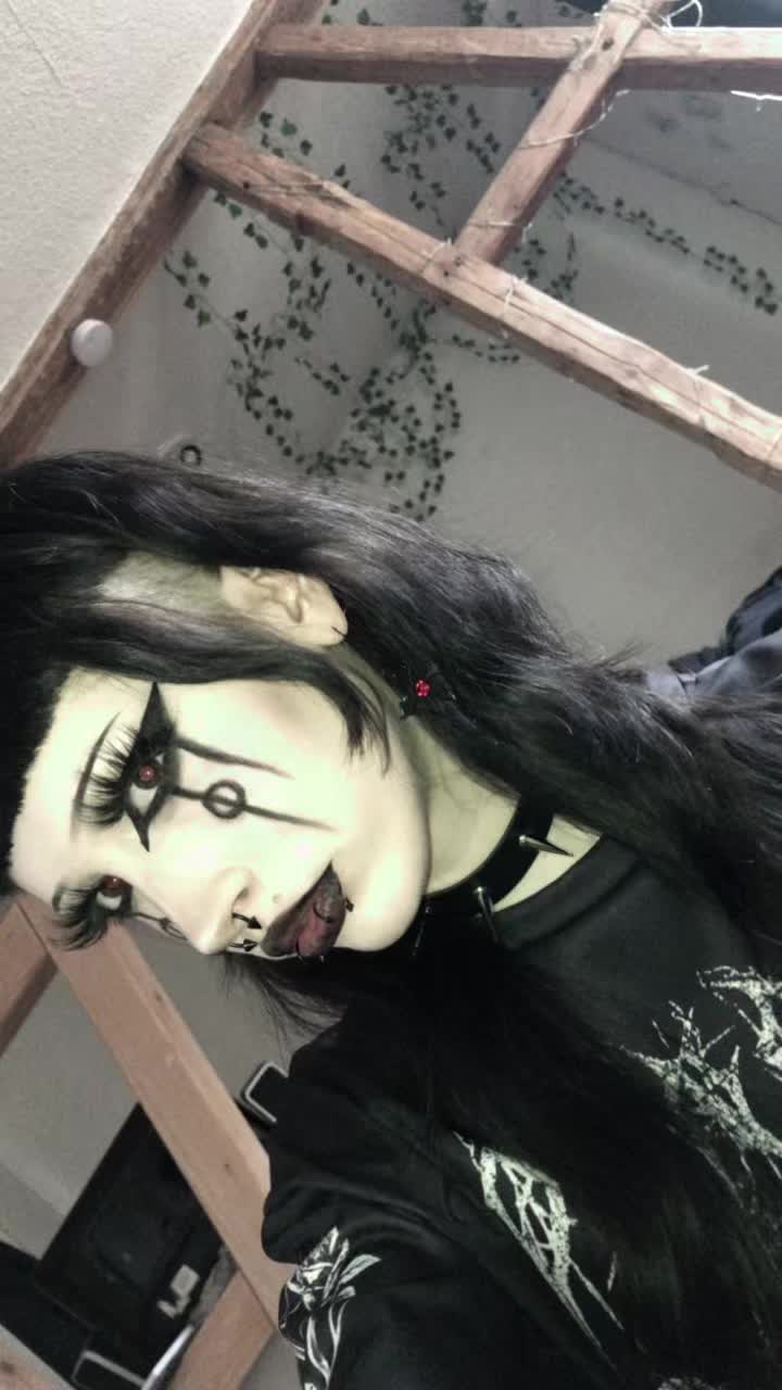 @_rotten.vampire_