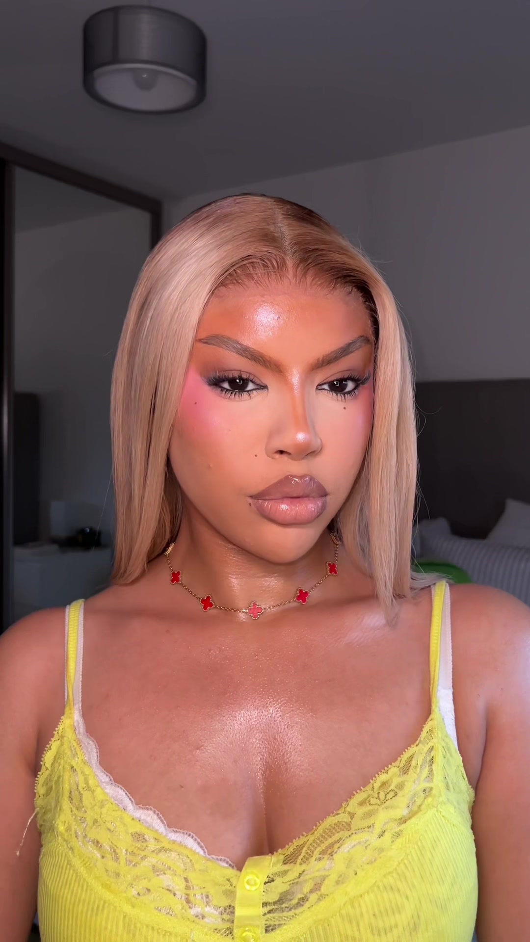 @inezblanchettee
