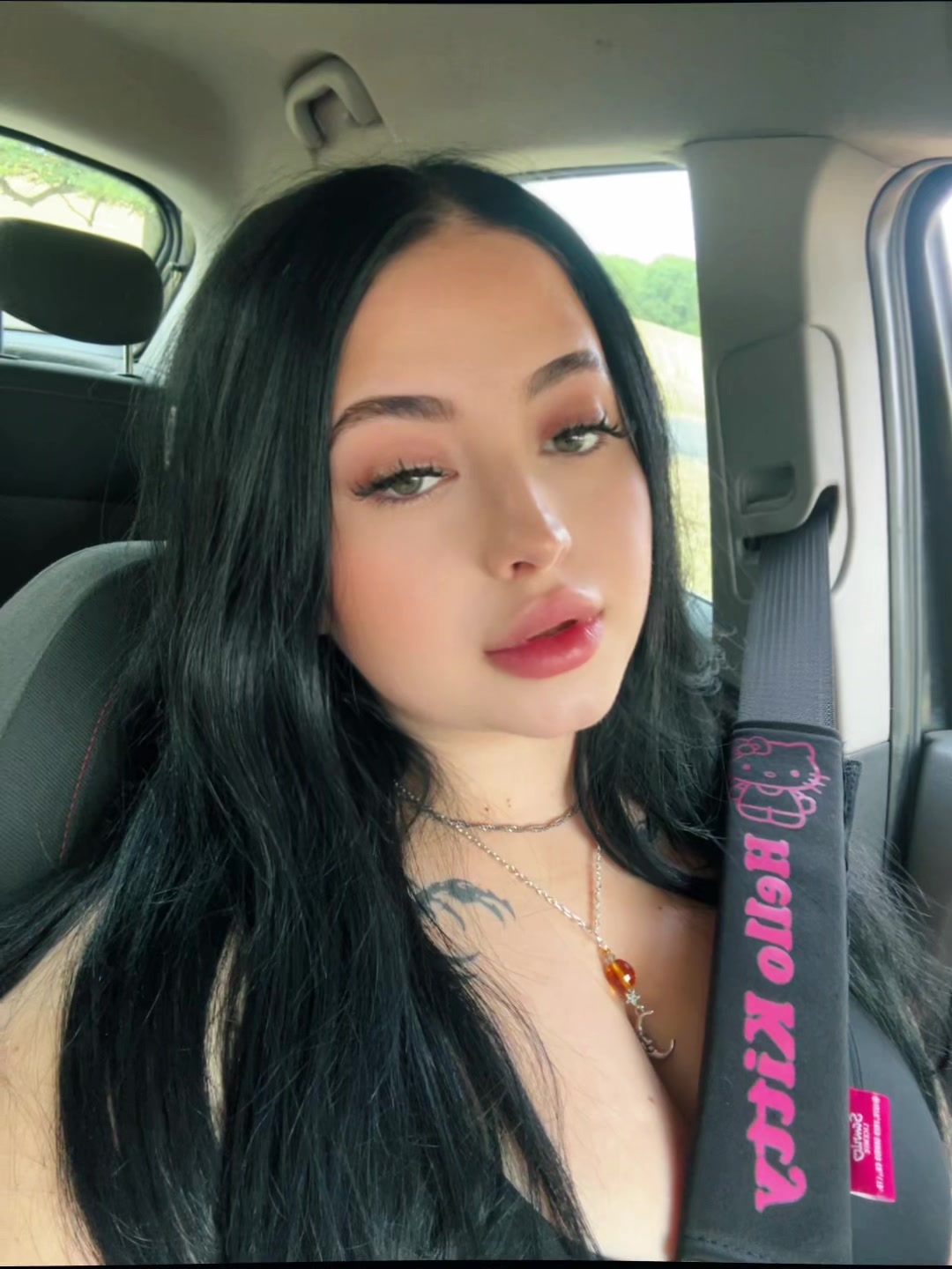 @rebevvv