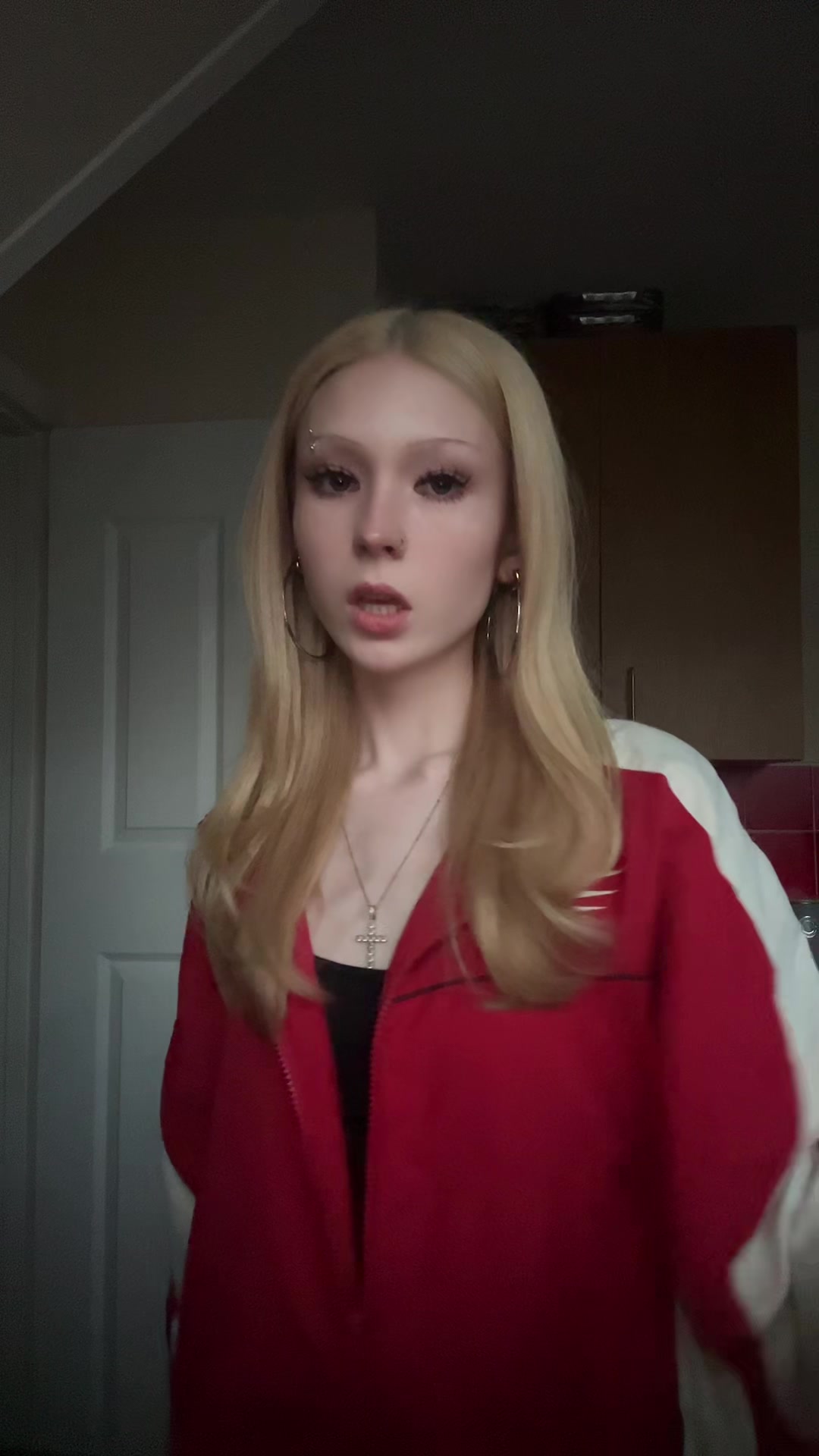 @✮
