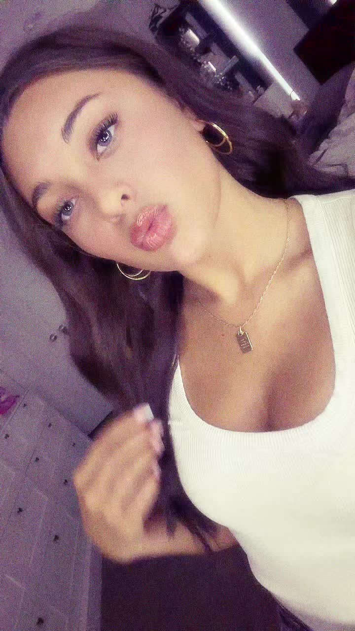 @chloecooper53