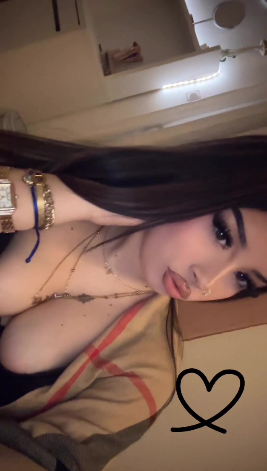 @𝐁𝐞𝐥𝐯𝐢𝐝𝐚𝐚🍬