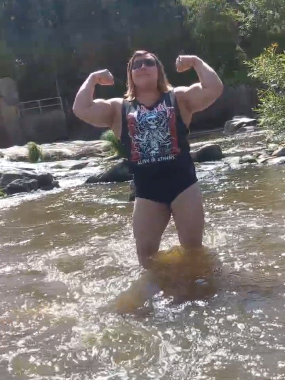 @Anna K Powerlifter