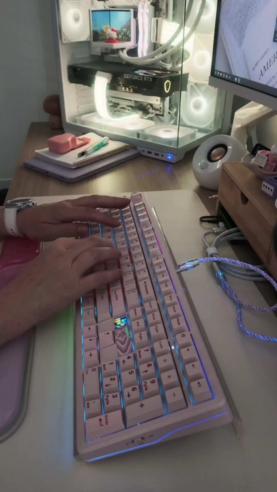 @Katie | WFH | Keebs | Cosy
