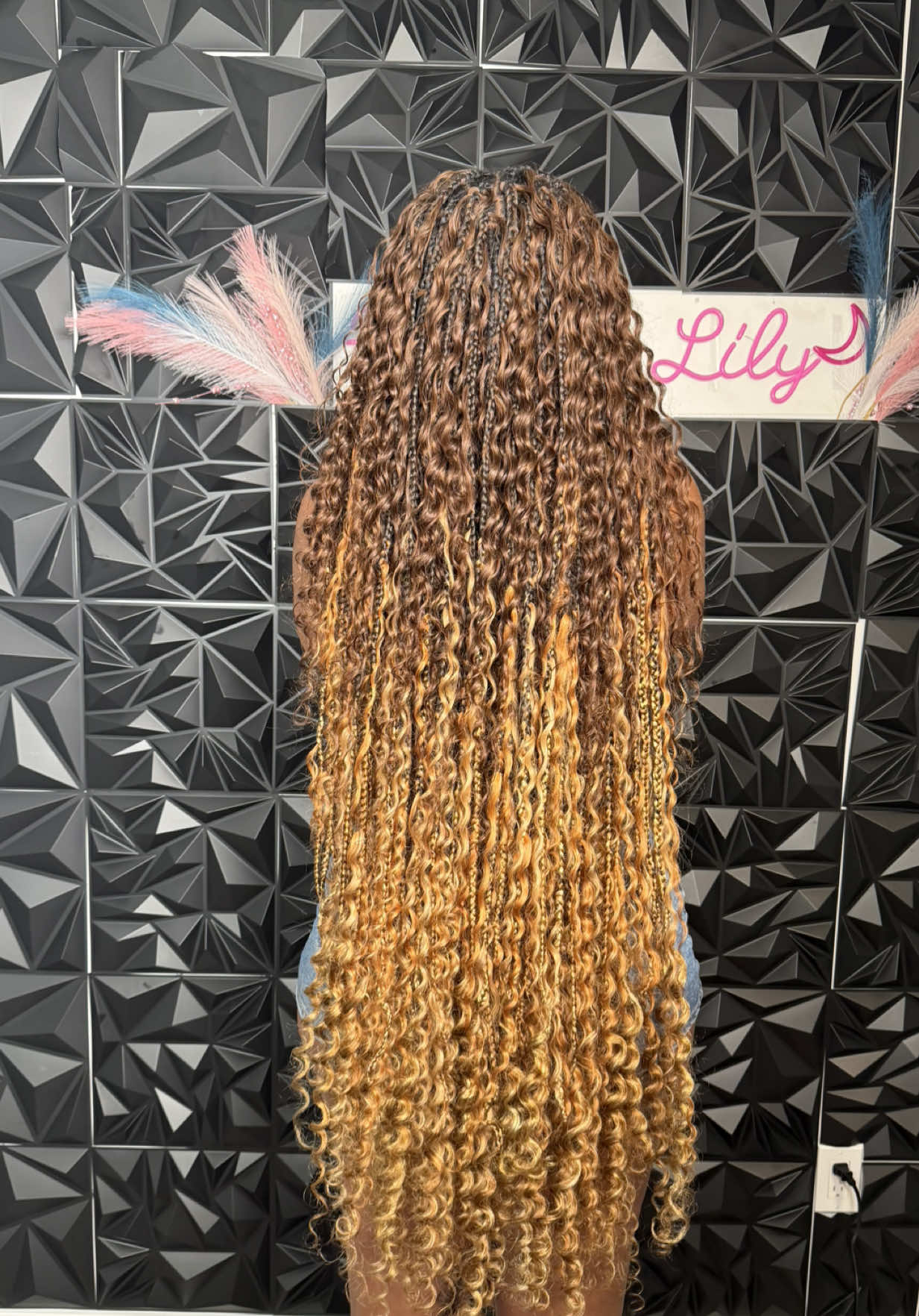 @Hairbylily Edmonton 🇨🇦