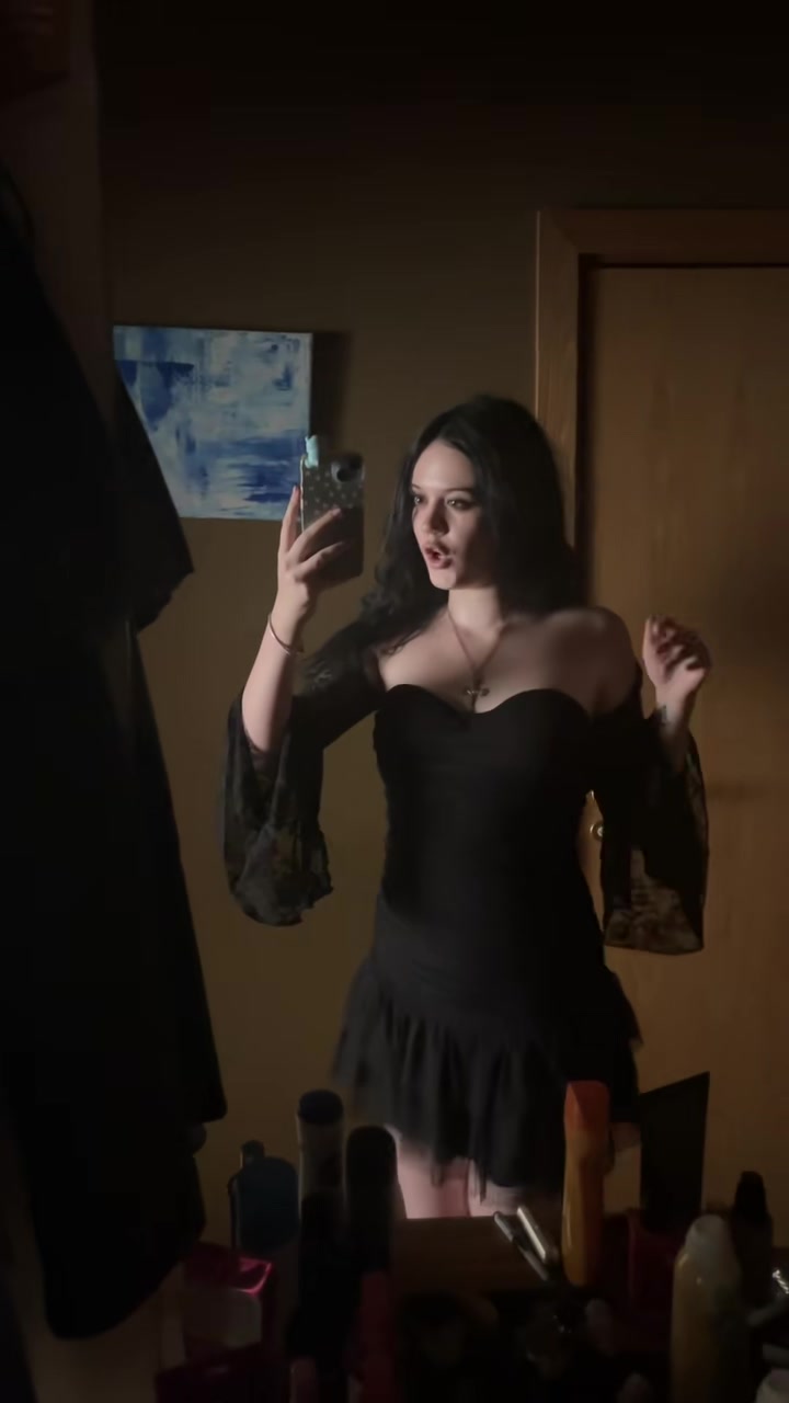 @Simii🖤