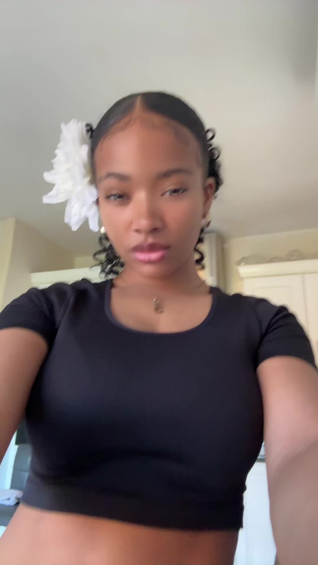 @YoungAthena