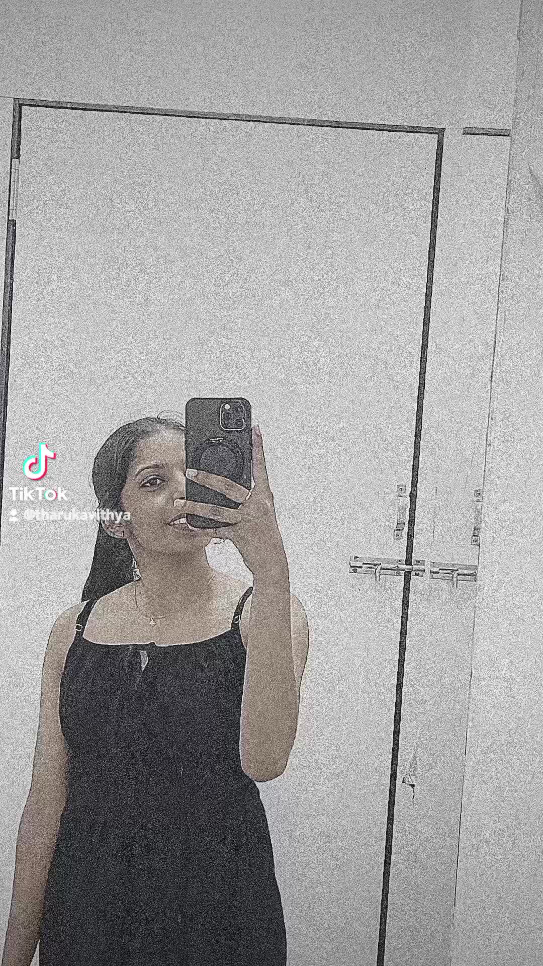 @Tharu k samarakoon 🇰🇷⚡😚