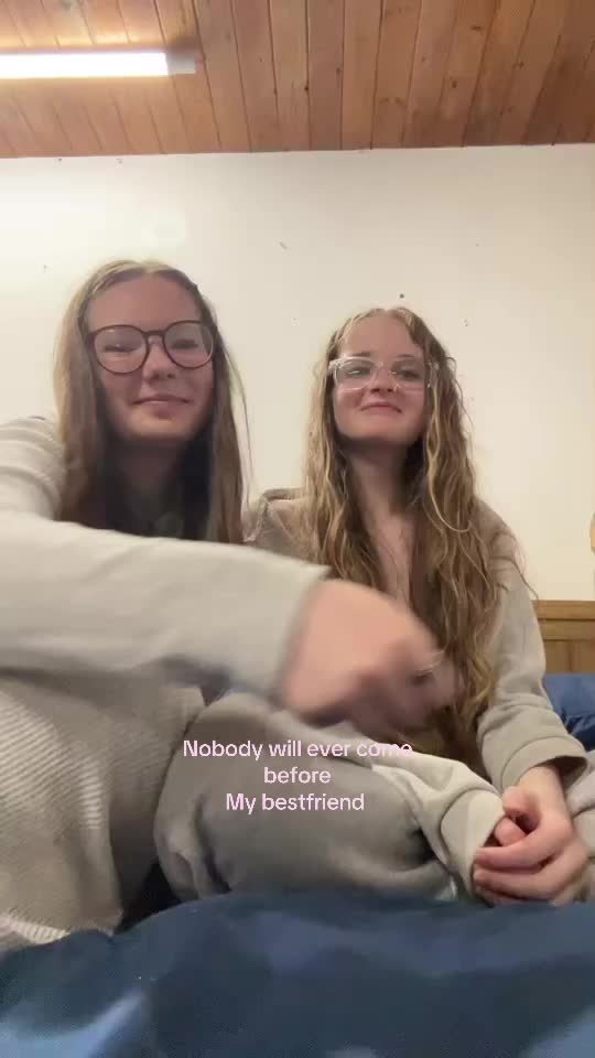 @Chloestromboli🦝