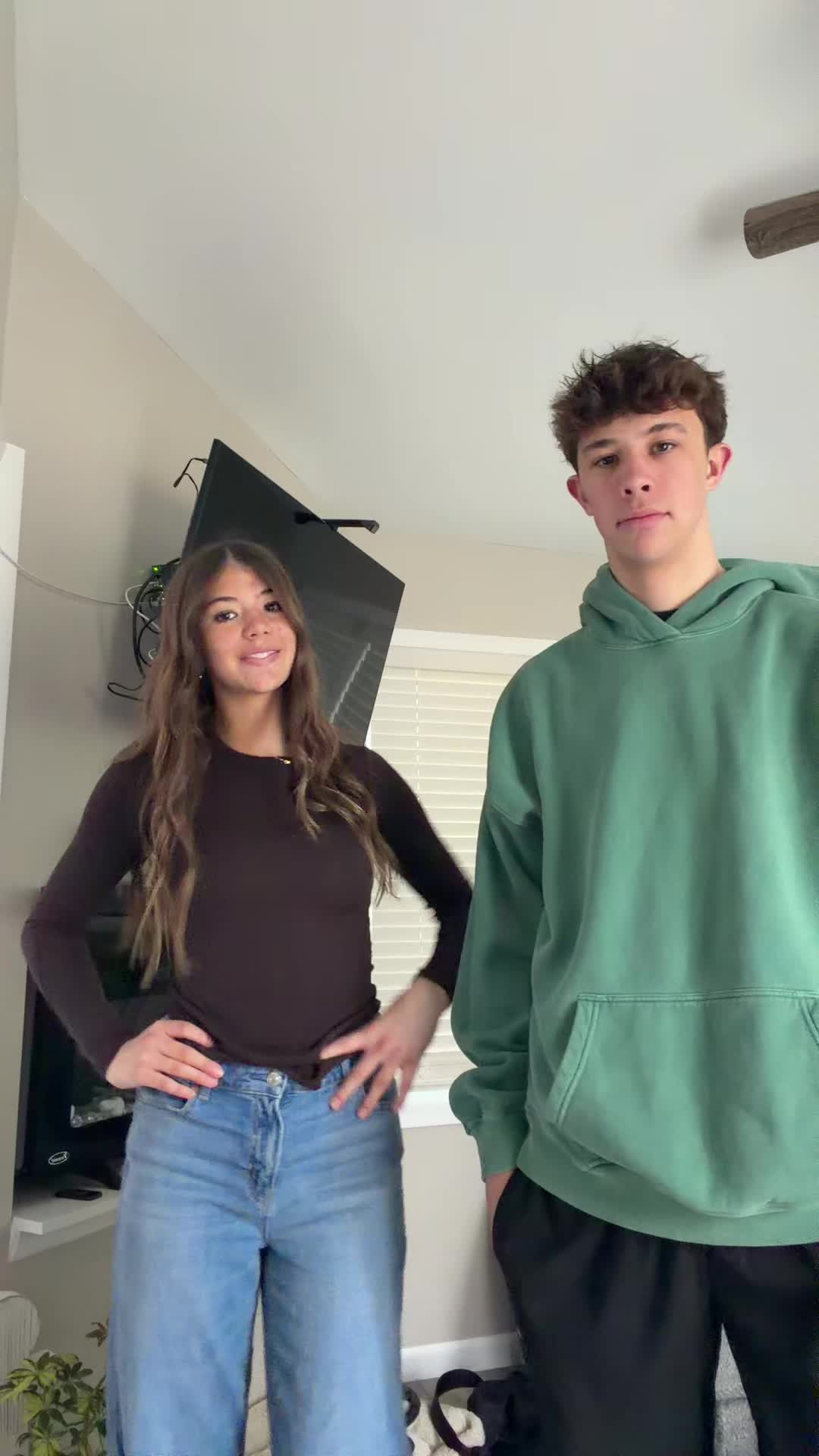 @jayleebrudos