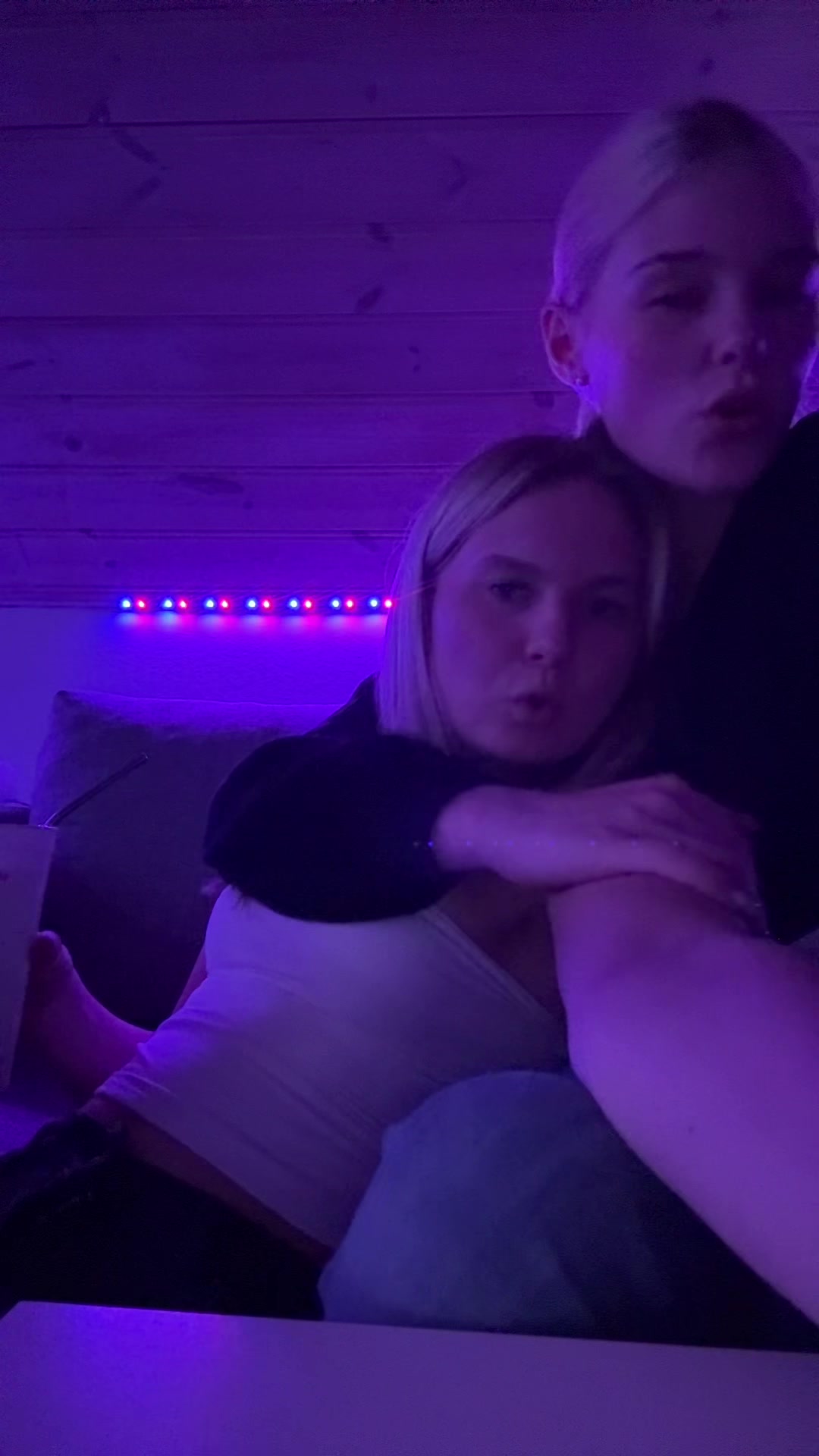 @Evelinaaa🎀