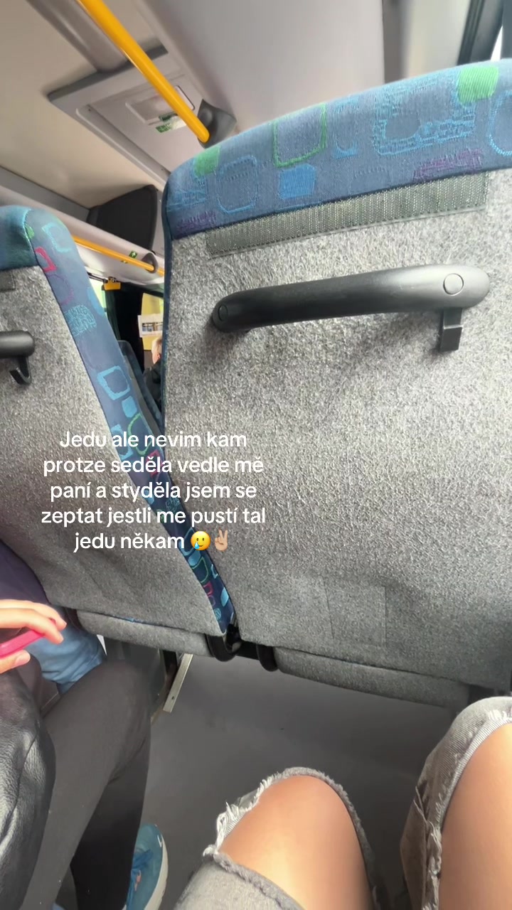 @𝐂𝐡𝐢_𝐚𝐫𝐤𝐚𝐚🌸🤍