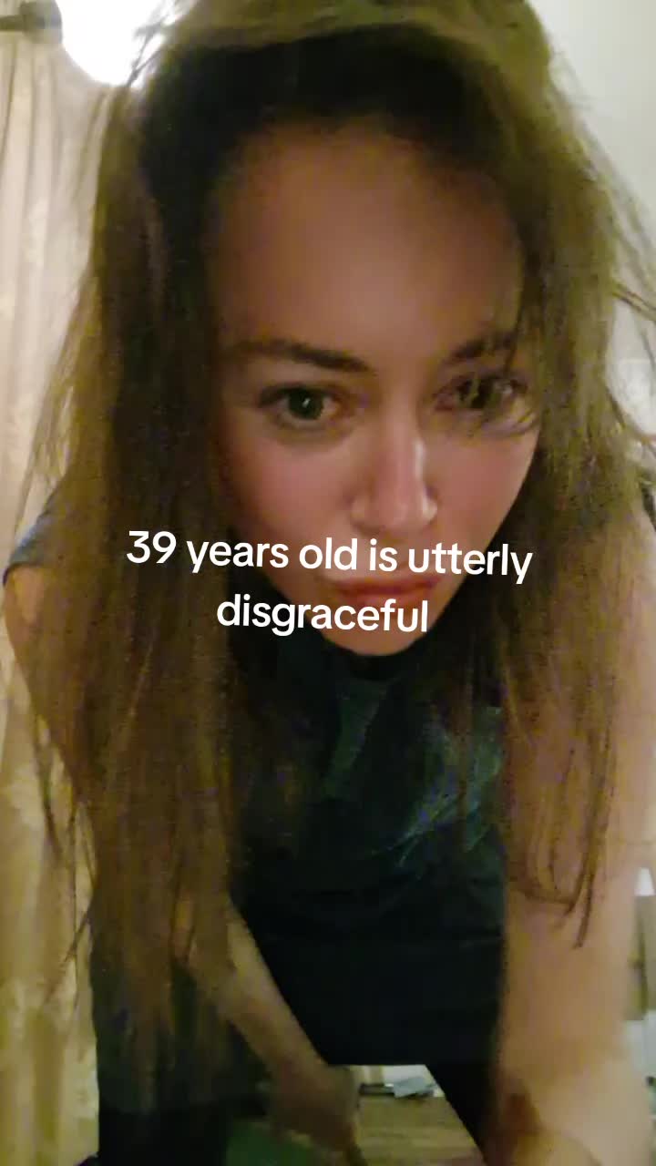 @lollyybmnqh