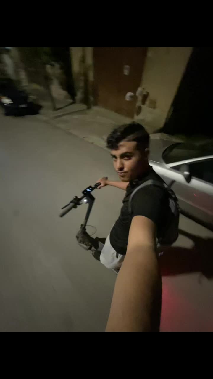 @«