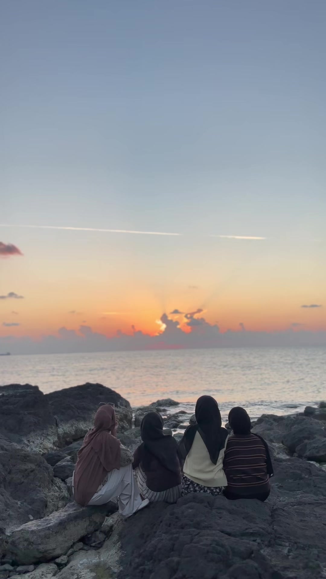 @Selvi🦋