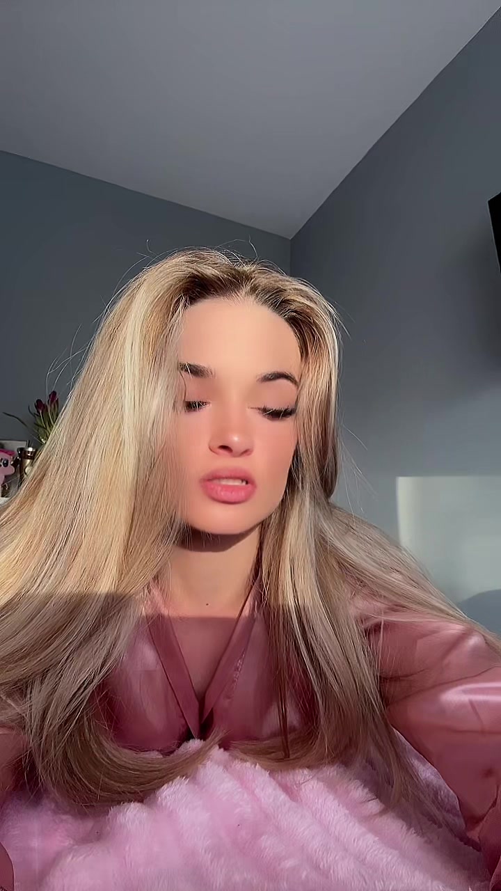 @𝕂𝕚𝕤𝕤 𝔻𝕖𝕥𝕥𝕚