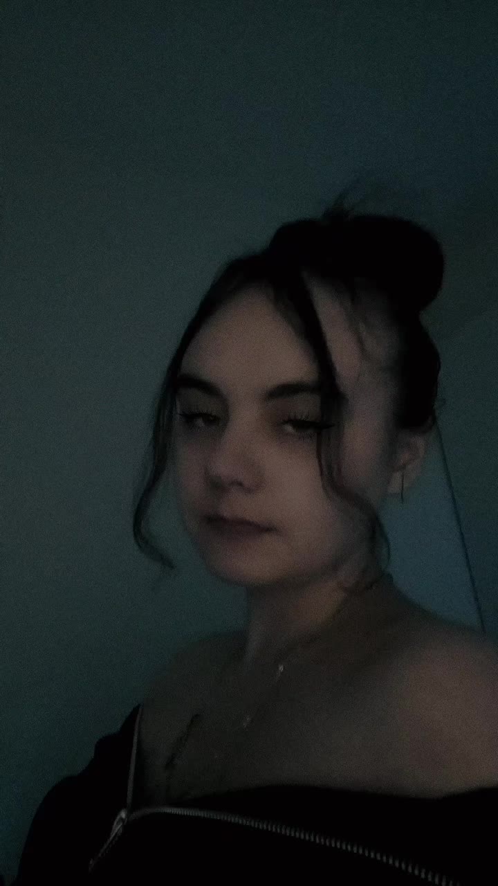 @𝔇𝔢𝔫𝔦𝔰𝔢 ୨୧🧸🐍