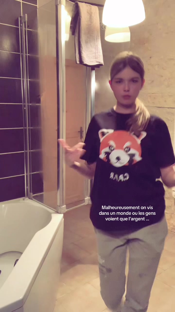 @gwen🕷️🖤💗🤍