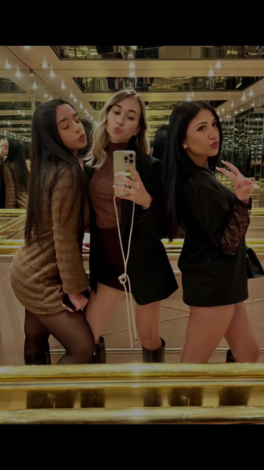 @🍒🐆🌸