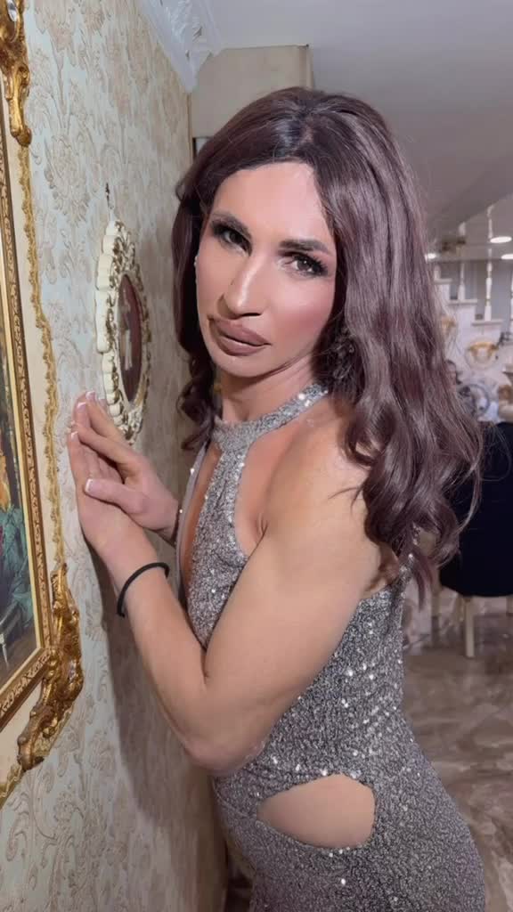 @Laura La Divina