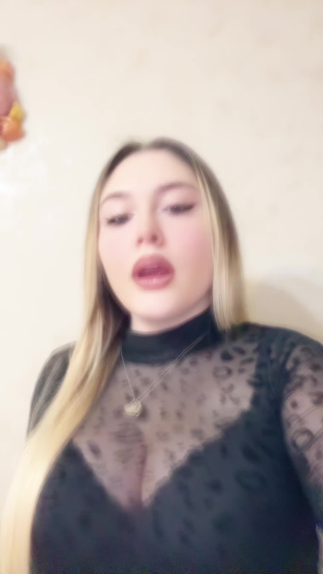 @๐น๐๐๐๐๐๐ฉท