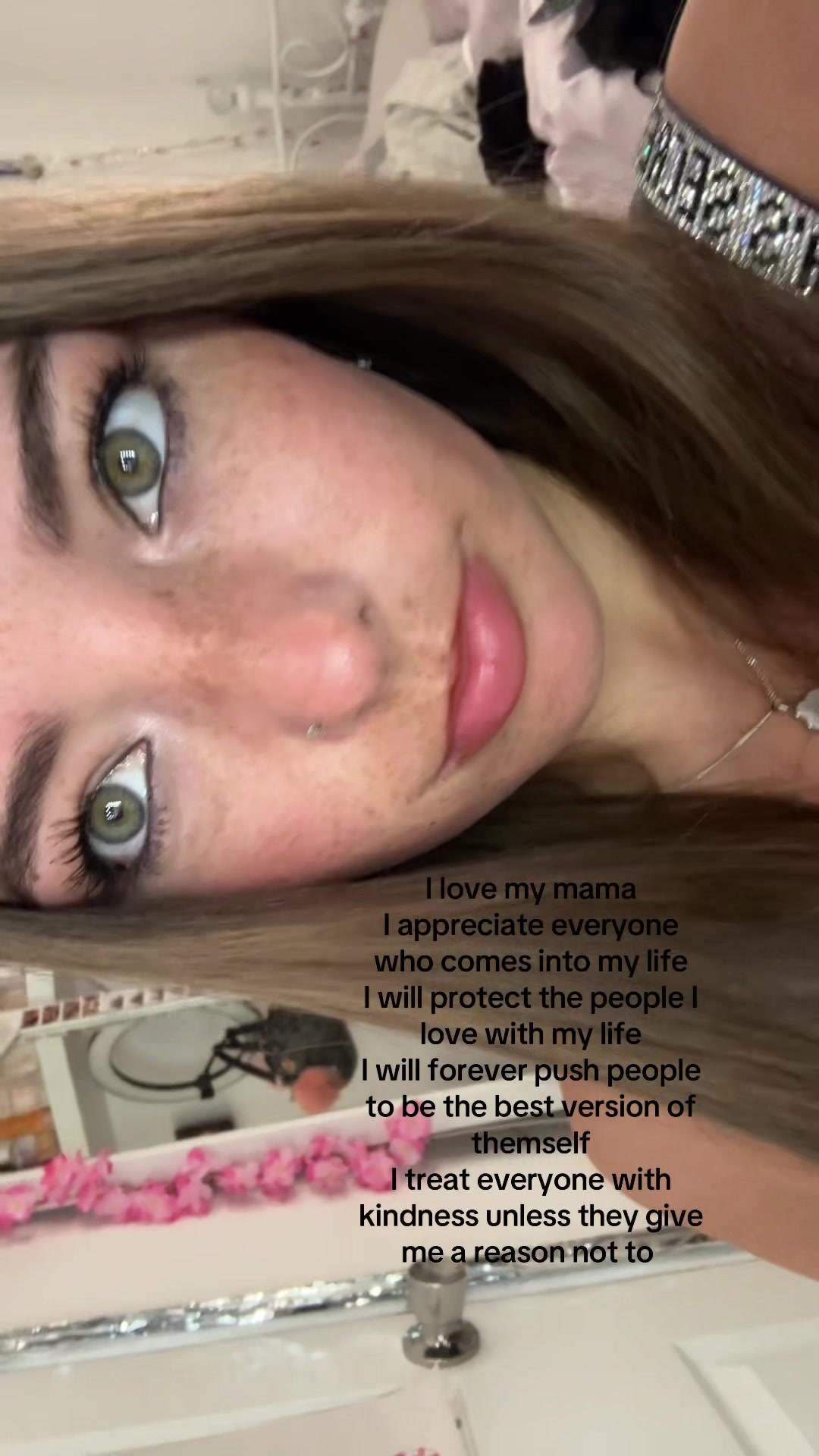 @Clo<3