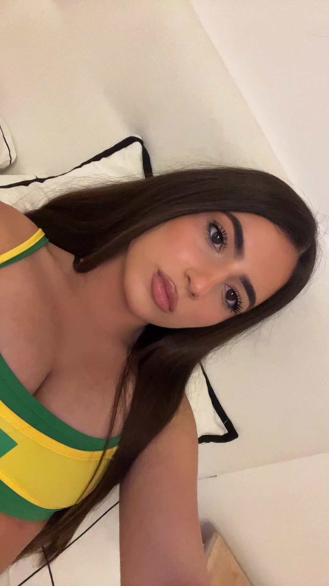 @Micaelaingala