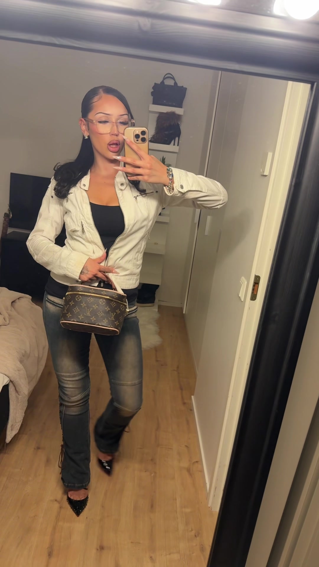 @Mandy ᥫ᭡