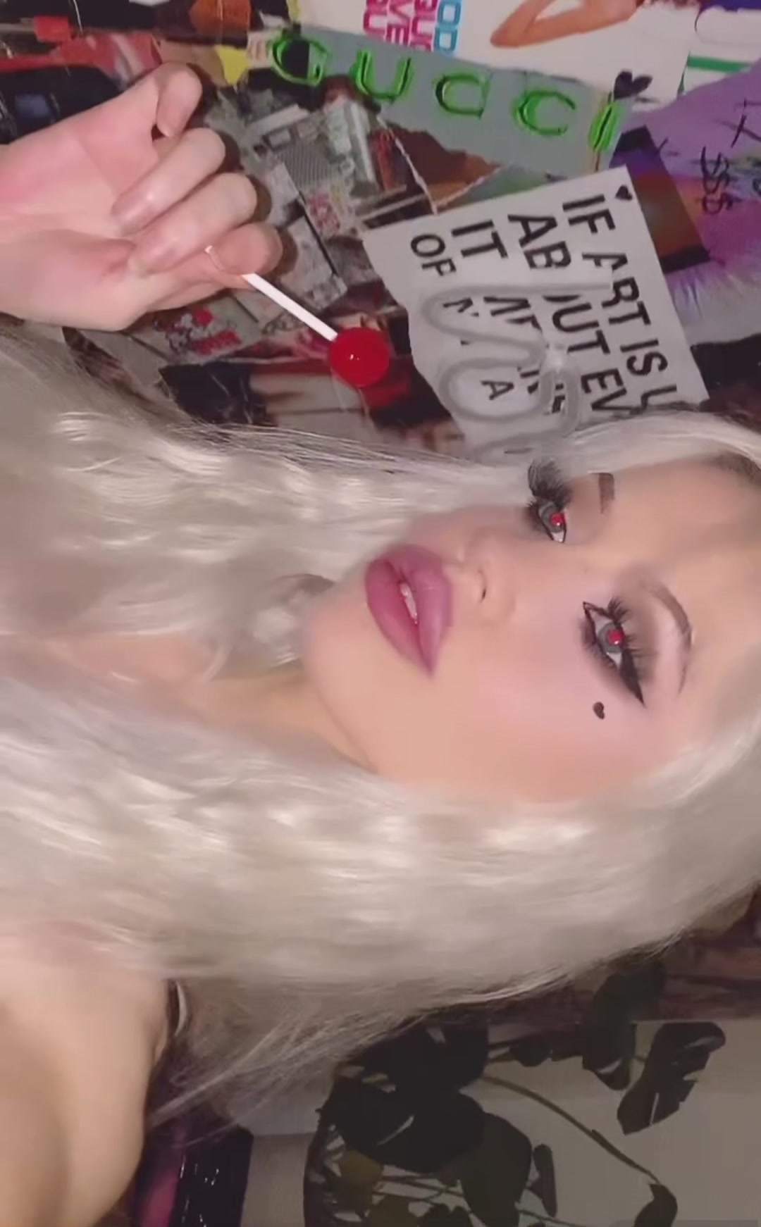 @Showgirlrara