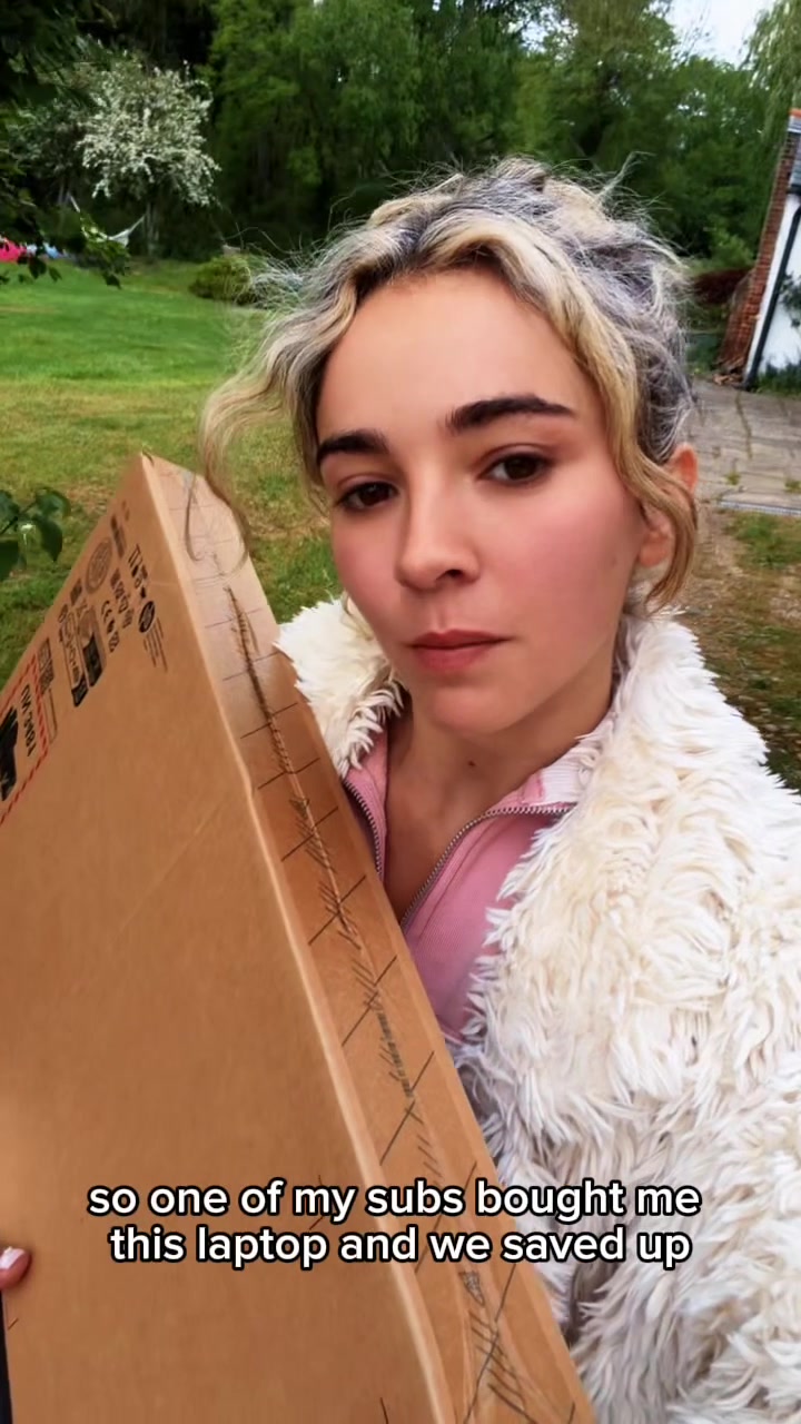 @MollySpoilme