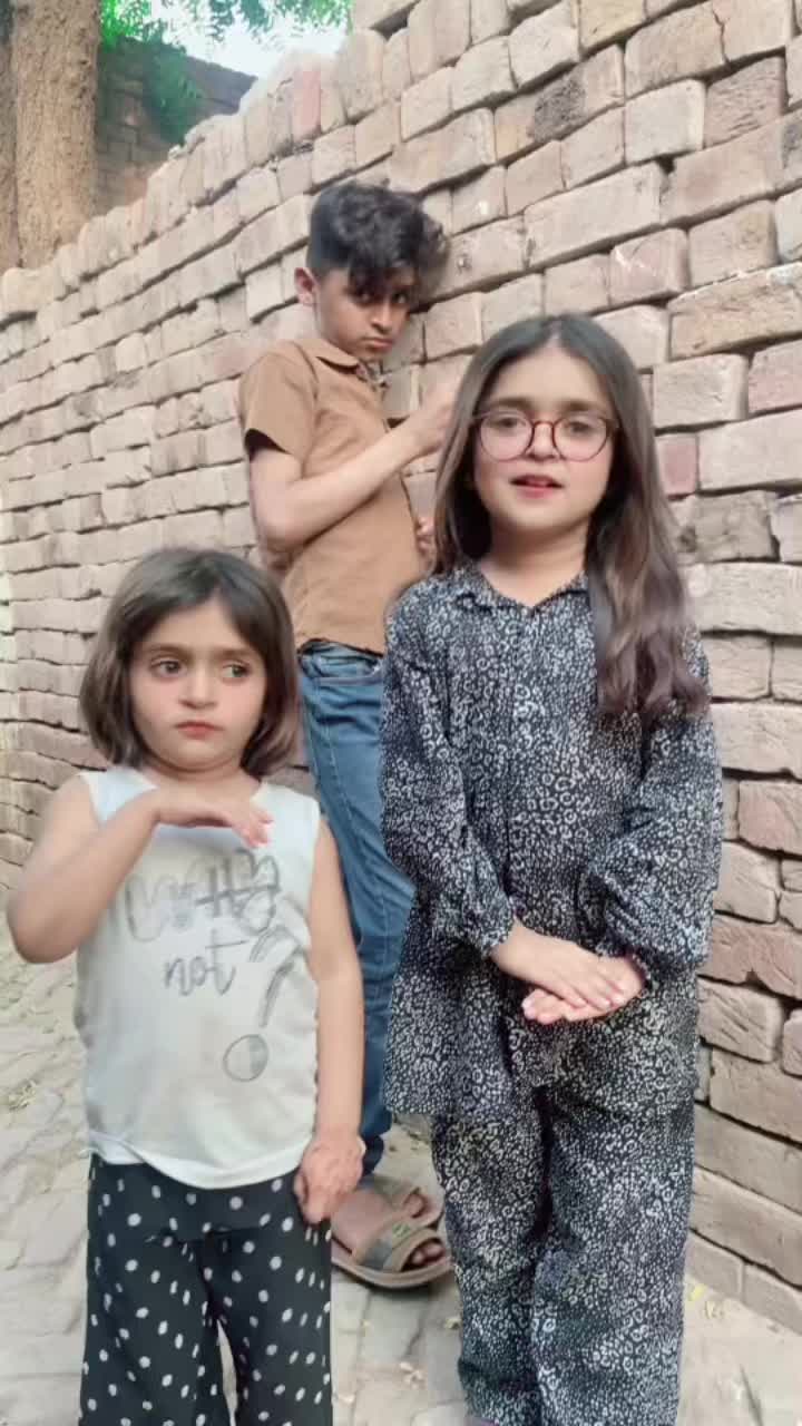 @Ayesha cutie🥰