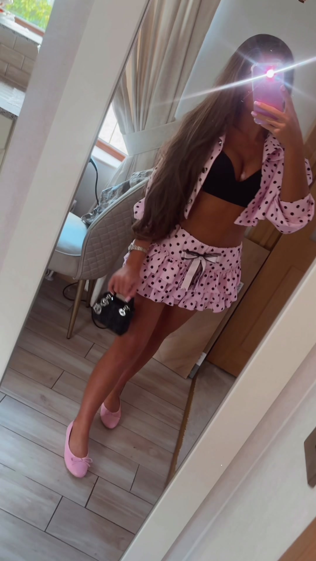 @Rosiedelaneyy_