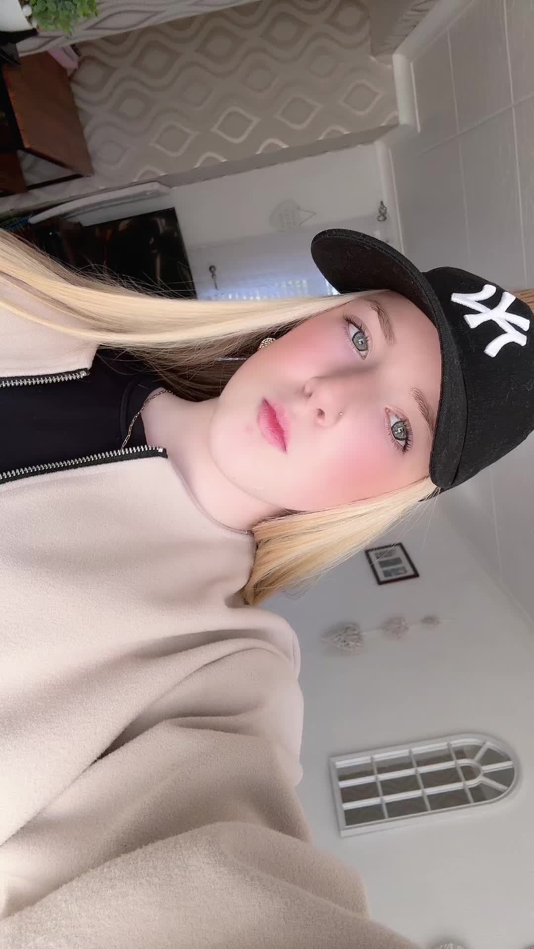 @.ella.main👸🏼