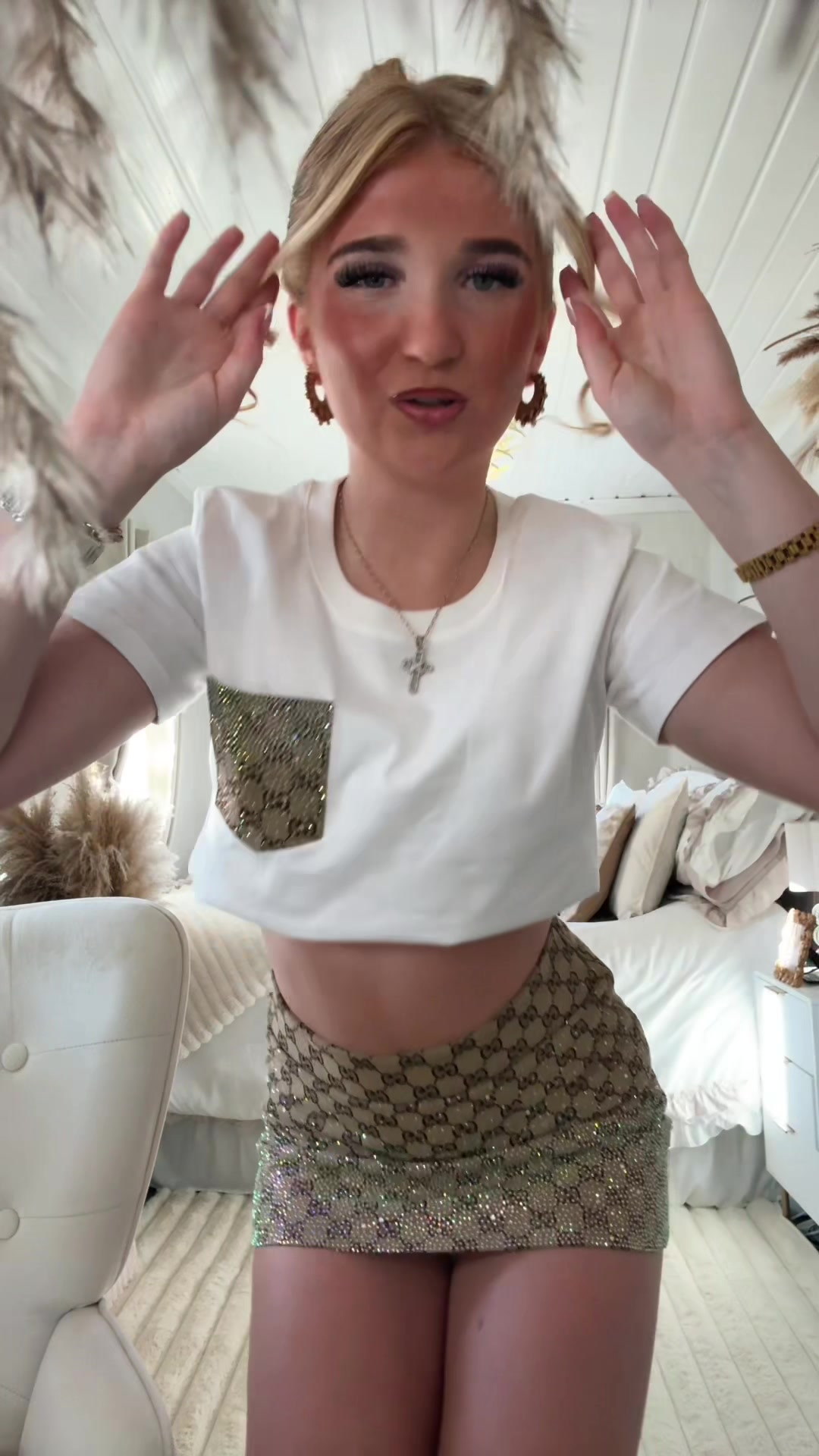 @𝒄𝒉𝒂𝒓𝒍👑