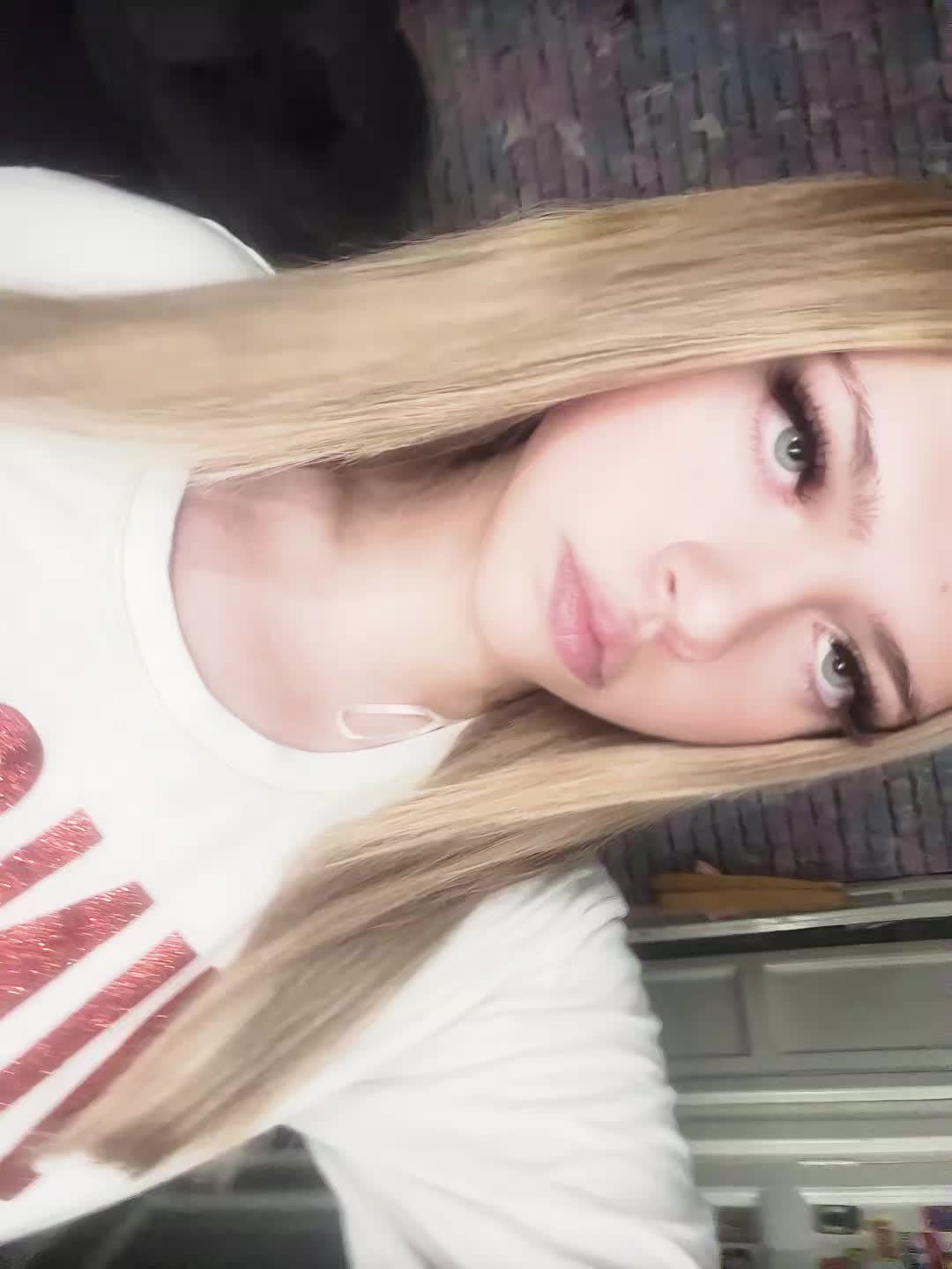 @🪽👱♀️