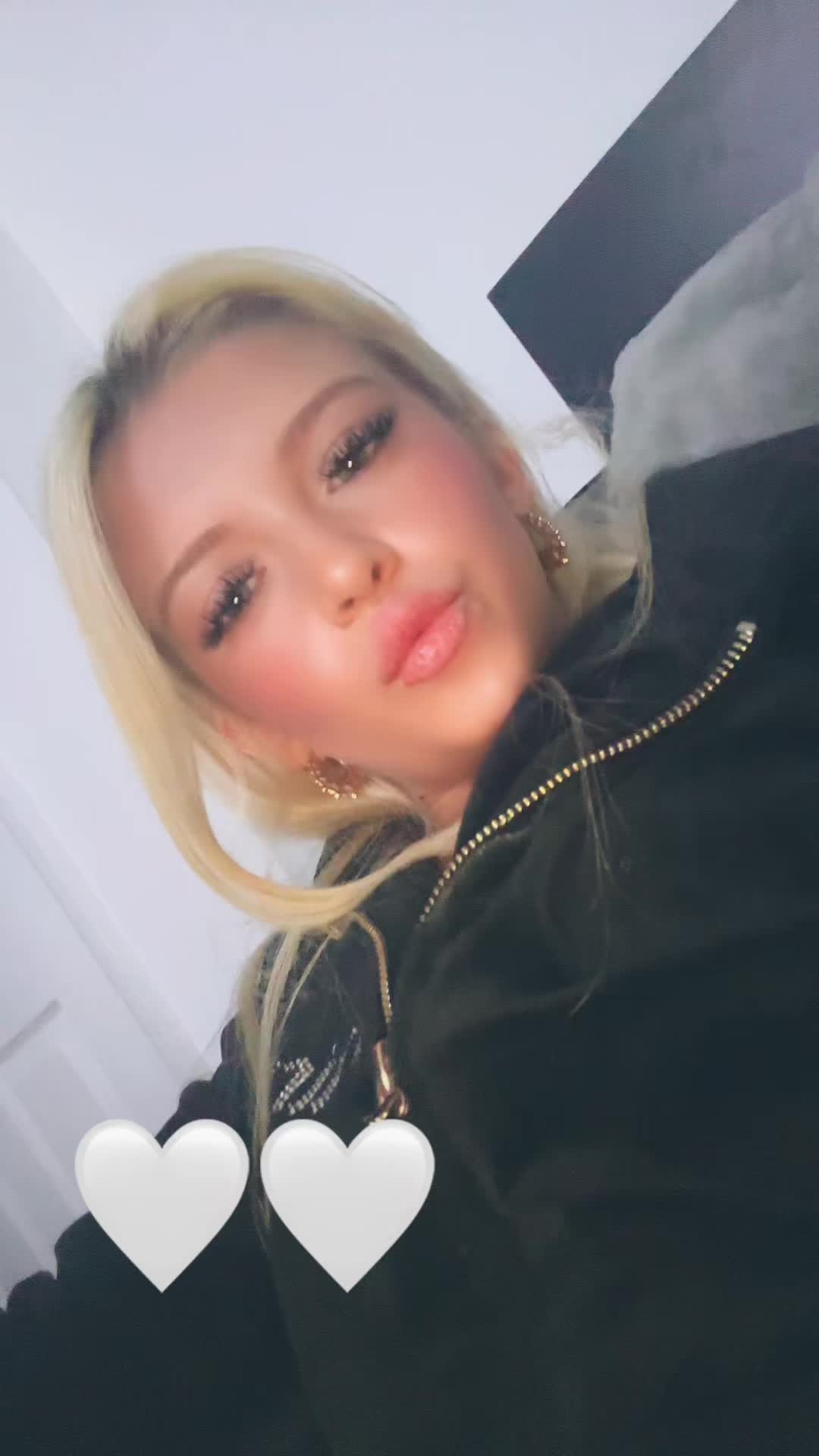 @Demi