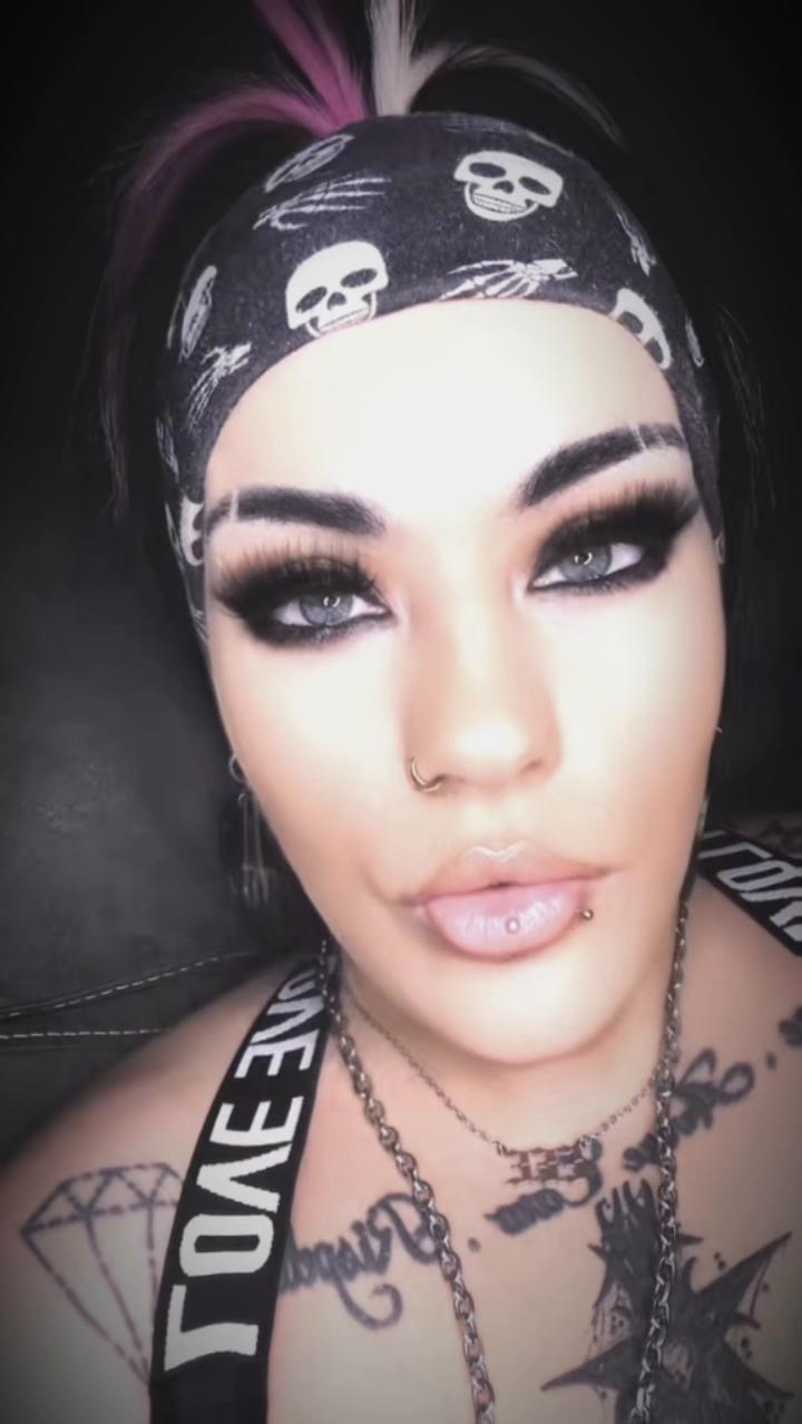@ThiccThighs&PrettyEyes