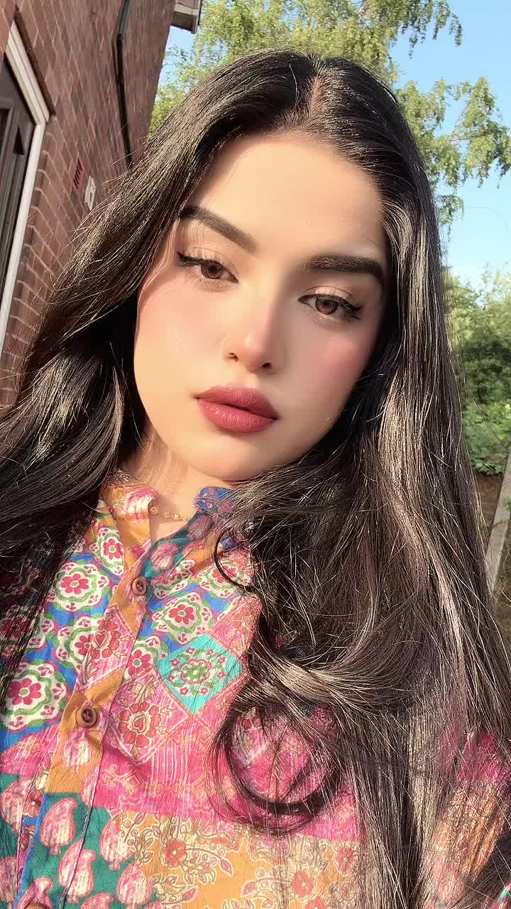 @QUEEN👑