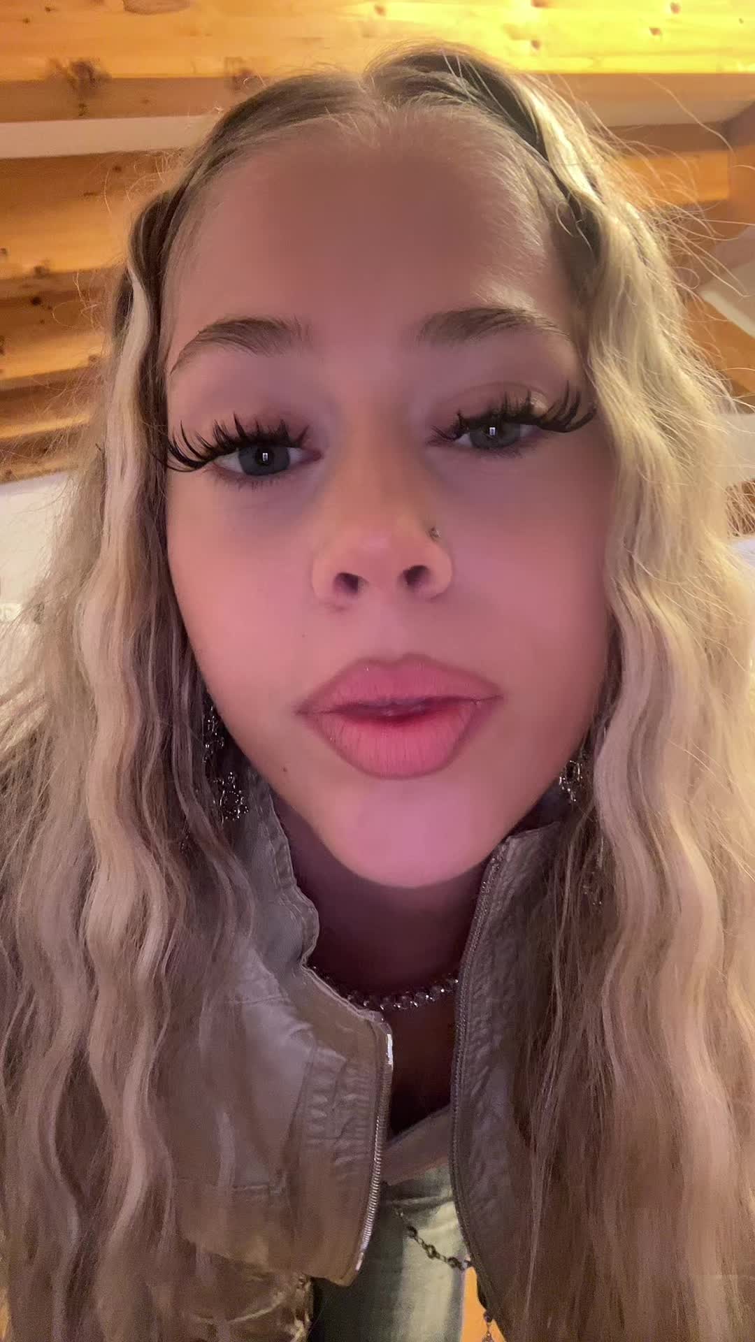 @yo_eeleynora