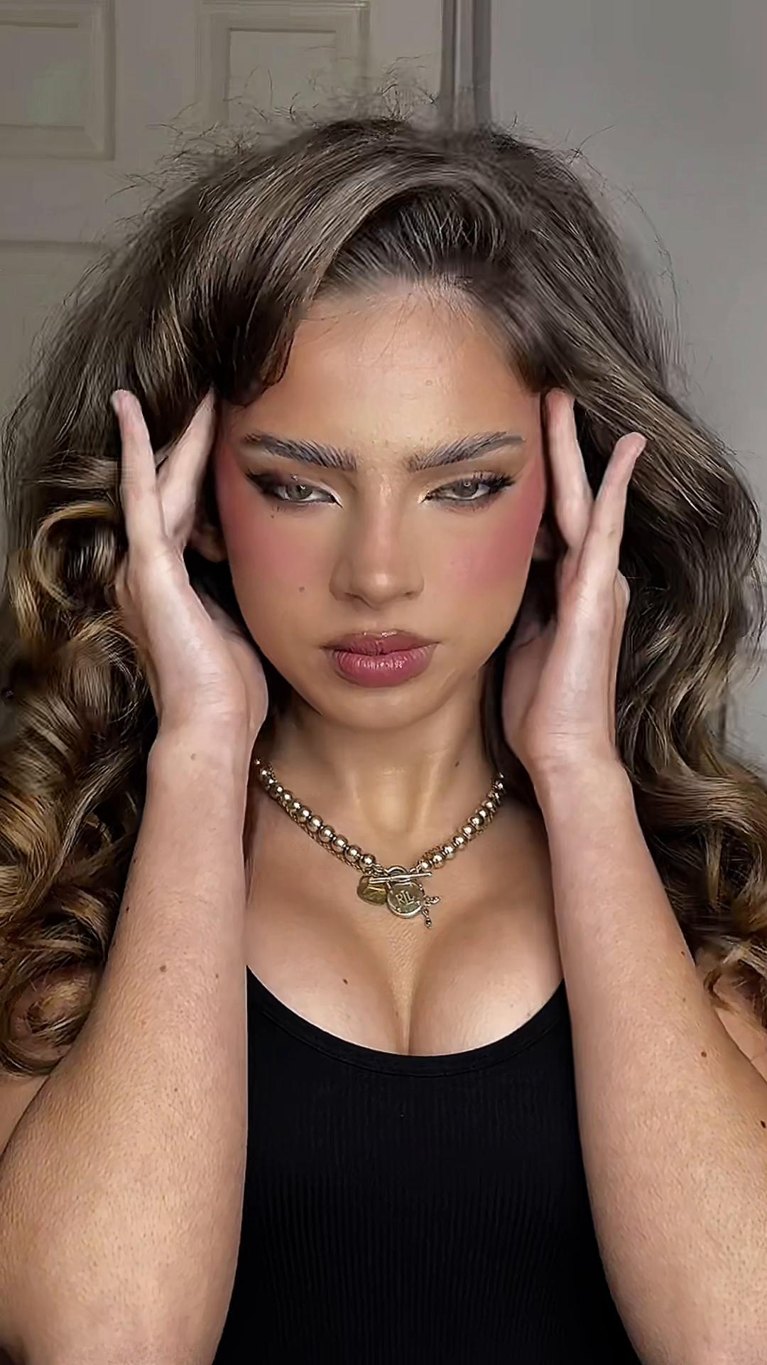 @isabellaa10000