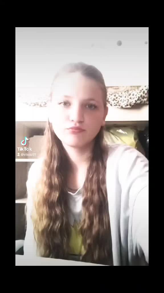 @Vikcsi🖤