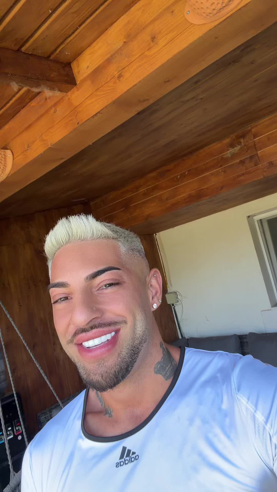 @Gu$ztâv_Official