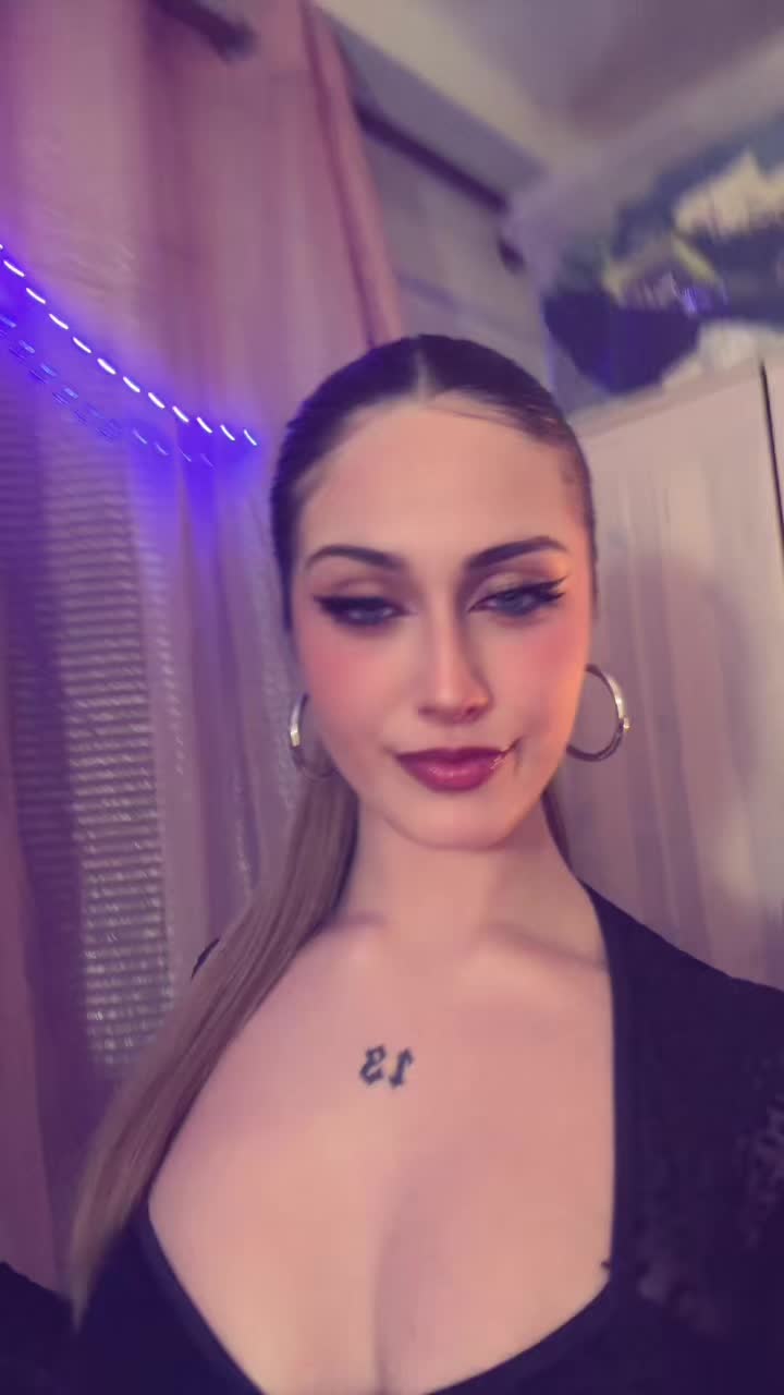 @𝑨𝒃𝒓𝒊𝒍 𝑪𝒂𝒔𝒕𝒊𝒍𝒍𝒐💎