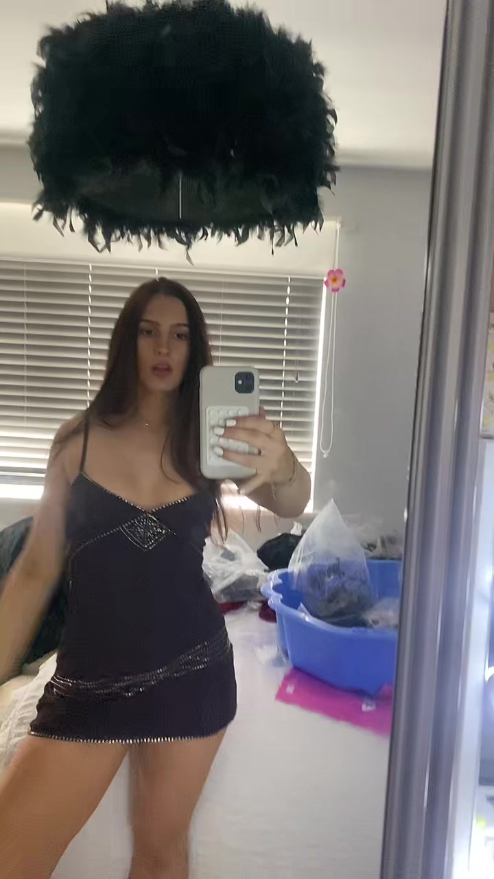 @🦦